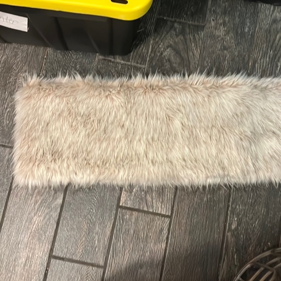 Sissily Designs Faux Fur Shawl - Picture 3 of 4